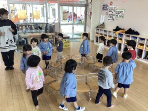 【ひよこ・ぱんだ組】みんなで遊ぼう！